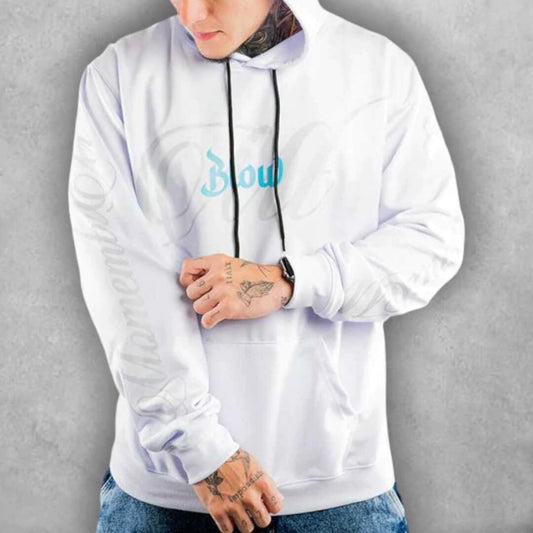 Confeccionado en bajo gramaje, este buzo fit es ideal para vestir en días templados. Su diseño impactante, que mezcla elementos celestiales con tipografía moderna, lo convierte en una opción única para quienes buscan originalidad.