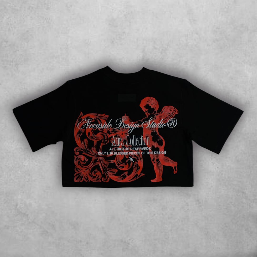 Exclusividad y estilo se encuentran en el Croptop Novaside Aura Collection, una prenda que mezcla inspiración artística con moda urbana de alto impacto. Perfecto para crear outfits audaces y diferentes.