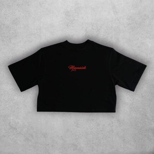 Exclusividad y estilo se encuentran en el Croptop Novaside Aura Collection, una prenda que mezcla inspiración artística con moda urbana de alto impacto. Perfecto para crear outfits audaces y diferentes.