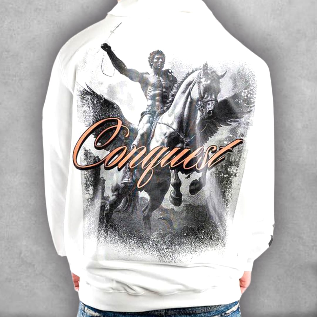 El Conquest Edition redefine el streetwear con un estilo que combina arte y rebeldía. Su gráfica épica en contraste con el blanco puro crea un look único que refleja determinación y carácter, ideal para quienes buscan imponerse con personalidad en cada outfit.