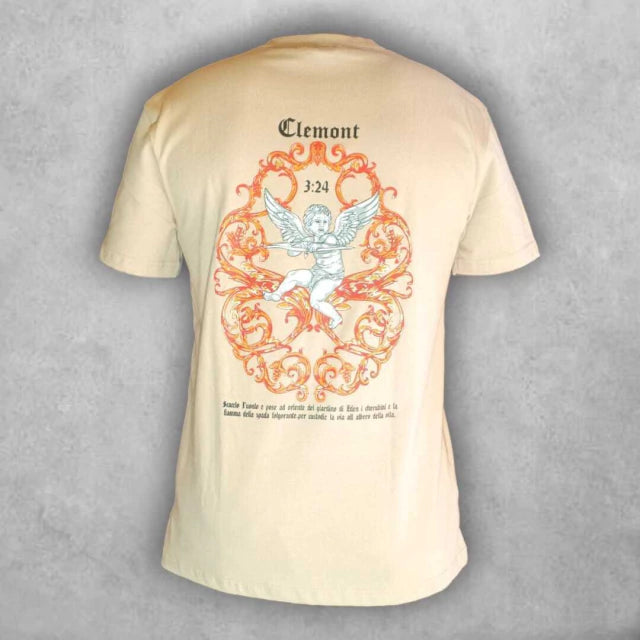 Del cielo al streetwear: Clemont reinterpreta íconos celestiales en una camiseta con personalidad, ideal para los que llevan la historia en el pecho.