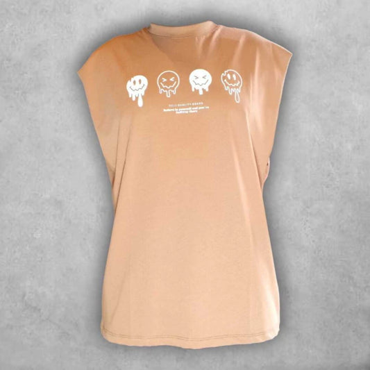 Inspiración y estilo en una sola pieza: comodidad oversize y un print que transmite energía positiva donde vayas.