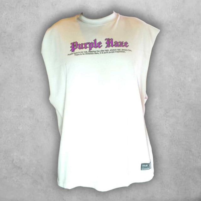 Una prenda con actitud chill y mensaje visual claro. Ideal para combinar con outfits relajados y llevar el estilo al siguiente nivel.