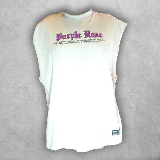 Una prenda con actitud chill y mensaje visual claro. Ideal para combinar con outfits relajados y llevar el estilo al siguiente nivel.