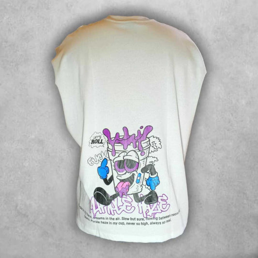 Una prenda con actitud chill y mensaje visual claro. Ideal para combinar con outfits relajados y llevar el estilo al siguiente nivel.